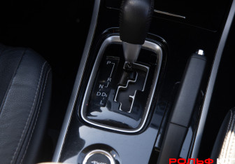 Подержанный автомобиль Mitsubishi Outlander 2018 года (10 фото)