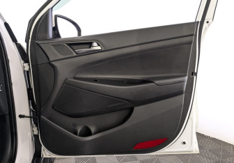 Подержанный автомобиль Hyundai Tucson 2015 года (25 фото)