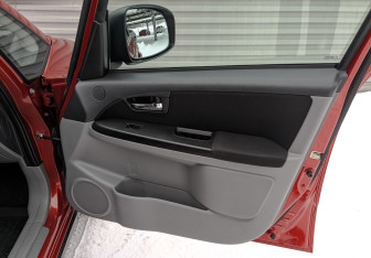 Подержанный автомобиль Suzuki SX4 Hatchback 2011 года (24 фото)