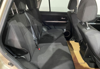 Подержанный автомобиль Suzuki Grand Vitara 2010 года (10 фото)