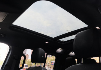 Подержанный автомобиль Land Rover Defender Suv 2020 года (16 фото)