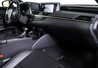 Подержанный автомобиль Lexus ES 2020 года (10 фото)