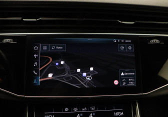 Подержанный автомобиль Audi Q8 2019 года (20 фото)