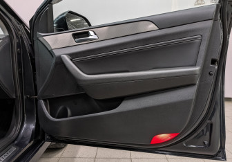 Подержанный автомобиль Hyundai Sonata 2018 года (24 фото)