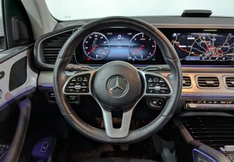 Подержанный автомобиль Mercedes-Benz GLE 2020 года (22 фото)