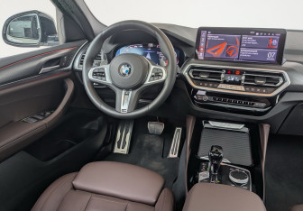 Подержанный автомобиль BMW X4 2023 года (22 фото)