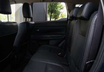 Подержанный автомобиль Mitsubishi Outlander 2014 года (8 фото)