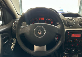 Подержанный автомобиль Renault Duster 2013 года (13 фото)