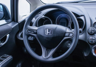 Подержанный автомобиль Honda Jazz 2012 года (15 фото)