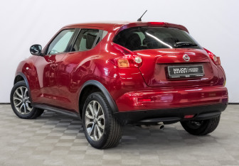 Подержанный автомобиль Nissan Juke 2014 года (7 фото)