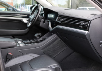 Подержанный автомобиль Volkswagen Touareg 2020 года (11 фото)