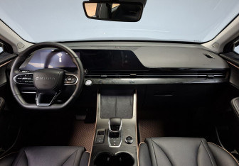 Подержанный автомобиль Omoda C5 2023 года (19 фото)