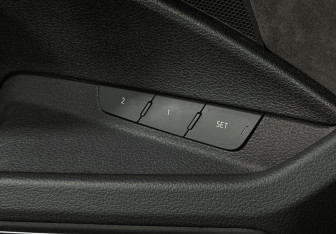 Подержанный автомобиль Audi e-tron 2021 года (16 фото)