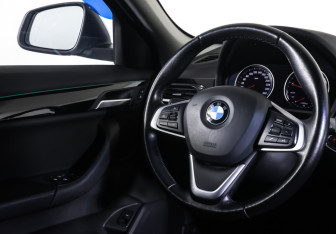 Подержанный автомобиль BMW X2 2019 года (13 фото)