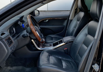 Подержанный автомобиль Volvo S80 2013 года (18 фото)