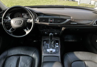 Подержанный автомобиль Audi A6 Sedan 2016 года (12 фото)