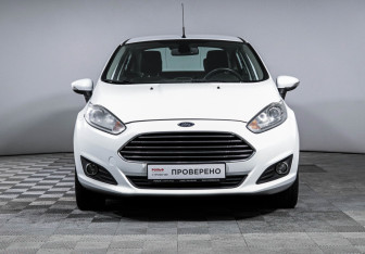 Подержанный автомобиль Ford Fiesta Sedan 2015 года (2 фото)