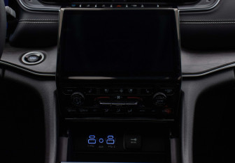 Подержанный автомобиль Jeep Grand Cherokee 2022 года (14 фото)