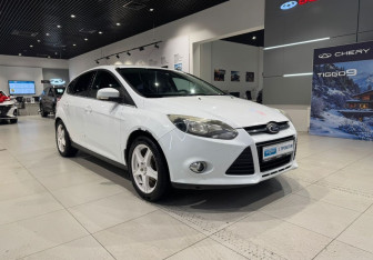 Подержанный автомобиль Ford Focus Hatchback 2012 года (3 фото)