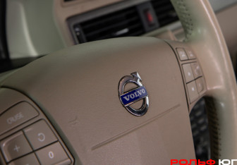 Подержанный автомобиль Volvo XC70 2008 года (17 фото)