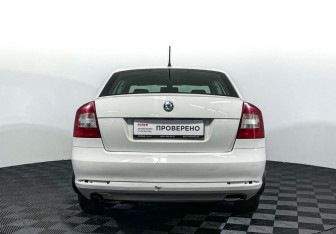 Подержанный автомобиль Skoda Octavia Liftback 2013 года (6 фото)