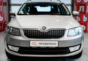 Подержанный автомобиль Skoda Octavia Wagon 2014 года (2 фото)