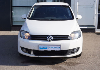 Подержанный автомобиль Volkswagen Golf Plus 2011 года (2 фото)