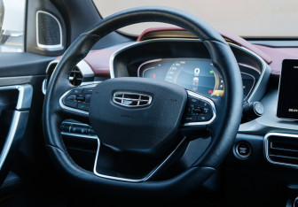 Подержанный автомобиль Geely Coolray 2023 года (24 фото)