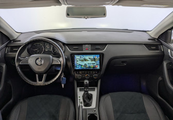 Подержанный автомобиль Skoda Octavia Liftback 2016 года (14 фото)
