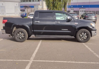 Подержанный автомобиль Toyota Tundra 2013 года (4 фото)
