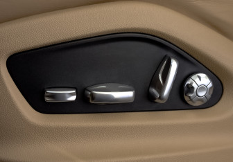 Подержанный автомобиль Porsche Cayenne 2021 года (26 фото)