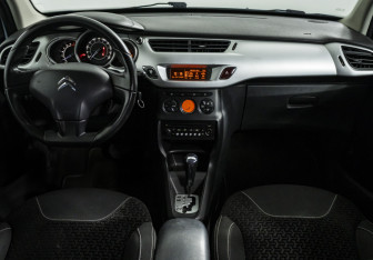 Подержанный автомобиль Citroen C3 Hatchback 2010 года (12 фото)