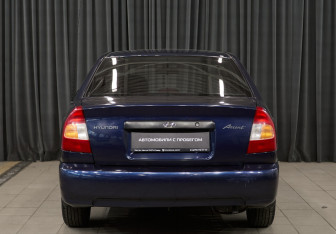 Подержанный автомобиль Hyundai Accent Sedan 2008 года (5 фото)