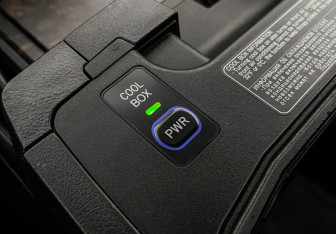 Подержанный автомобиль Toyota Land Cruiser Suv 2013 года (20 фото)