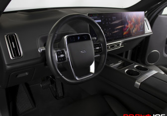 Подержанный автомобиль LiXiang L7 2024 года (28 фото)