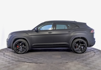 Подержанный автомобиль Volkswagen Teramont 2023 года (8 фото)