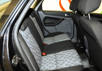 Подержанный автомобиль Ford Focus Hatchback 2008 года (19 фото)