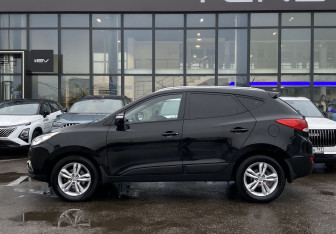 Подержанный автомобиль Hyundai ix35 2013 года (4 фото)