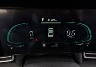 Подержанный автомобиль Hyundai Elantra Sedan 2023 года (13 фото)