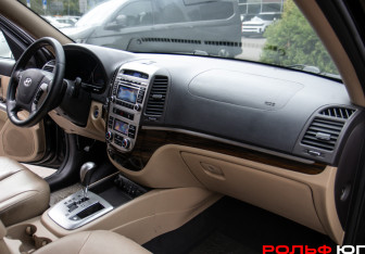 Подержанный автомобиль Hyundai Santa Fe 2012 года (7 фото)