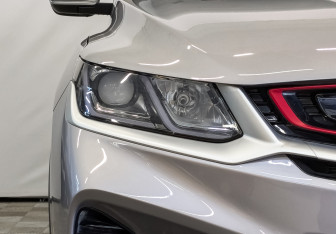 Подержанный автомобиль Geely Coolray 2023 года (16 фото)