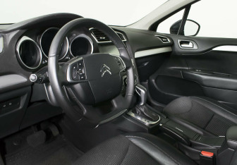 Подержанный автомобиль Citroen C4 Sedan 2017 года (11 фото)