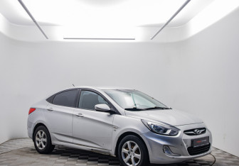 Подержанный автомобиль Hyundai Solaris Sedan 2011 года (3 фото)