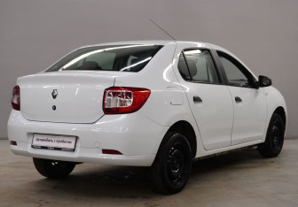 Подержанный автомобиль Renault Logan Sedan 2018 года (7 фото)