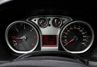 Подержанный автомобиль Ford Focus Hatchback 2008 года (14 фото)