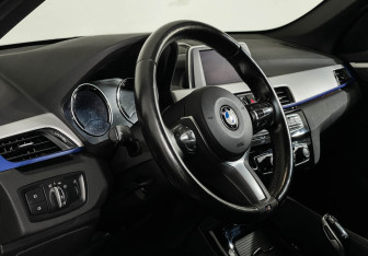 Подержанный автомобиль BMW X1 2019 года (11 фото)