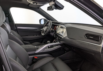 Подержанный автомобиль Geely Tugella 2024 года (13 фото)