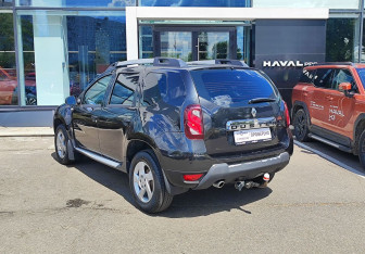 Подержанный автомобиль Renault Duster 2016 года (7 фото)