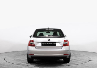 Подержанный автомобиль Skoda Octavia Liftback 2018 года (4 фото)