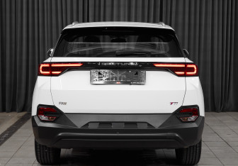 Новый FAW Bestune T77 2024 (5 фото)